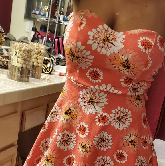 Summer and spring dress - Picture 1 of 3
